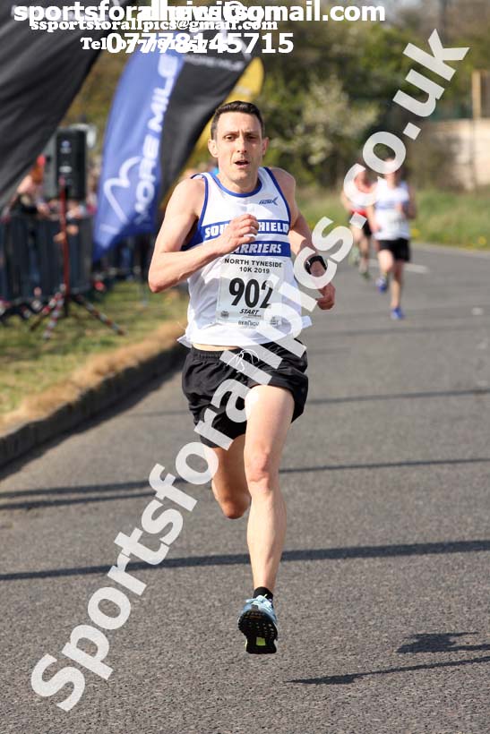 North Tyneside 10k Road Race, Whitley Bay. Photo:  David T. Hewitson/Sports for All Pics